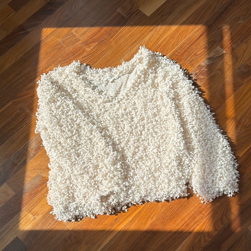 Cream Textured Sweater size L